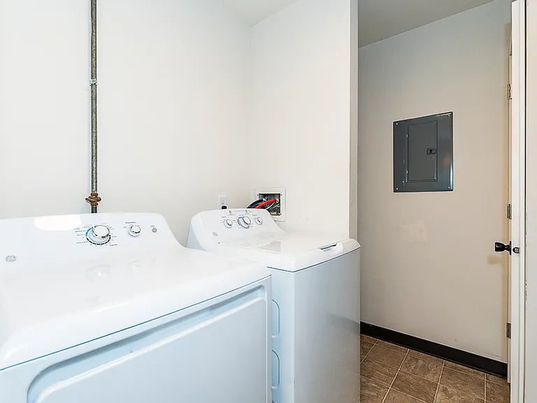 7645 Timbercreek Ct #4 — Photo 11