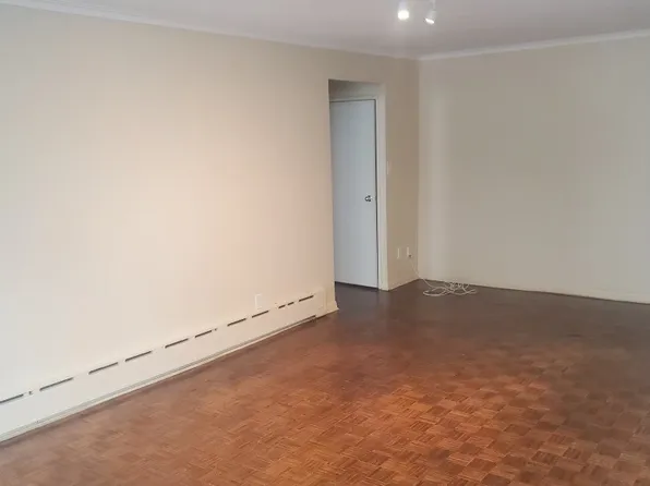 2 Superior Ave, Toronto, ON