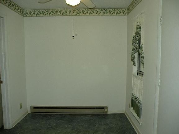 4th image of 1016 E Lake Ct