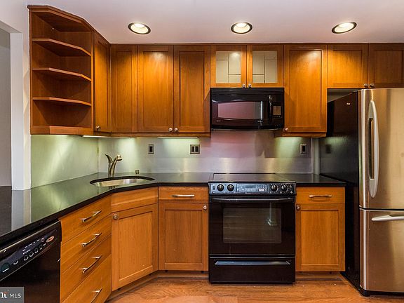 3rd image of 825 N 29th St APT 2C