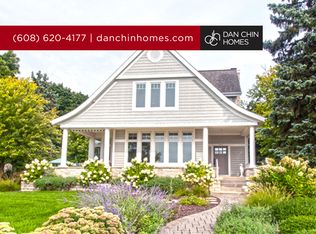 304 Lake Shore Dr, Lake Mills, WI 53551
