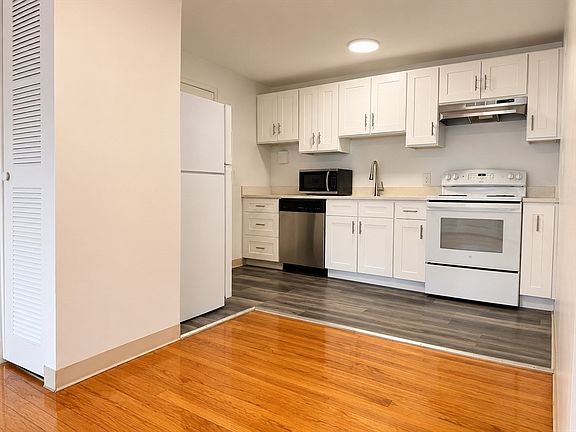 3rd image of 276 Corey Rd APT 23