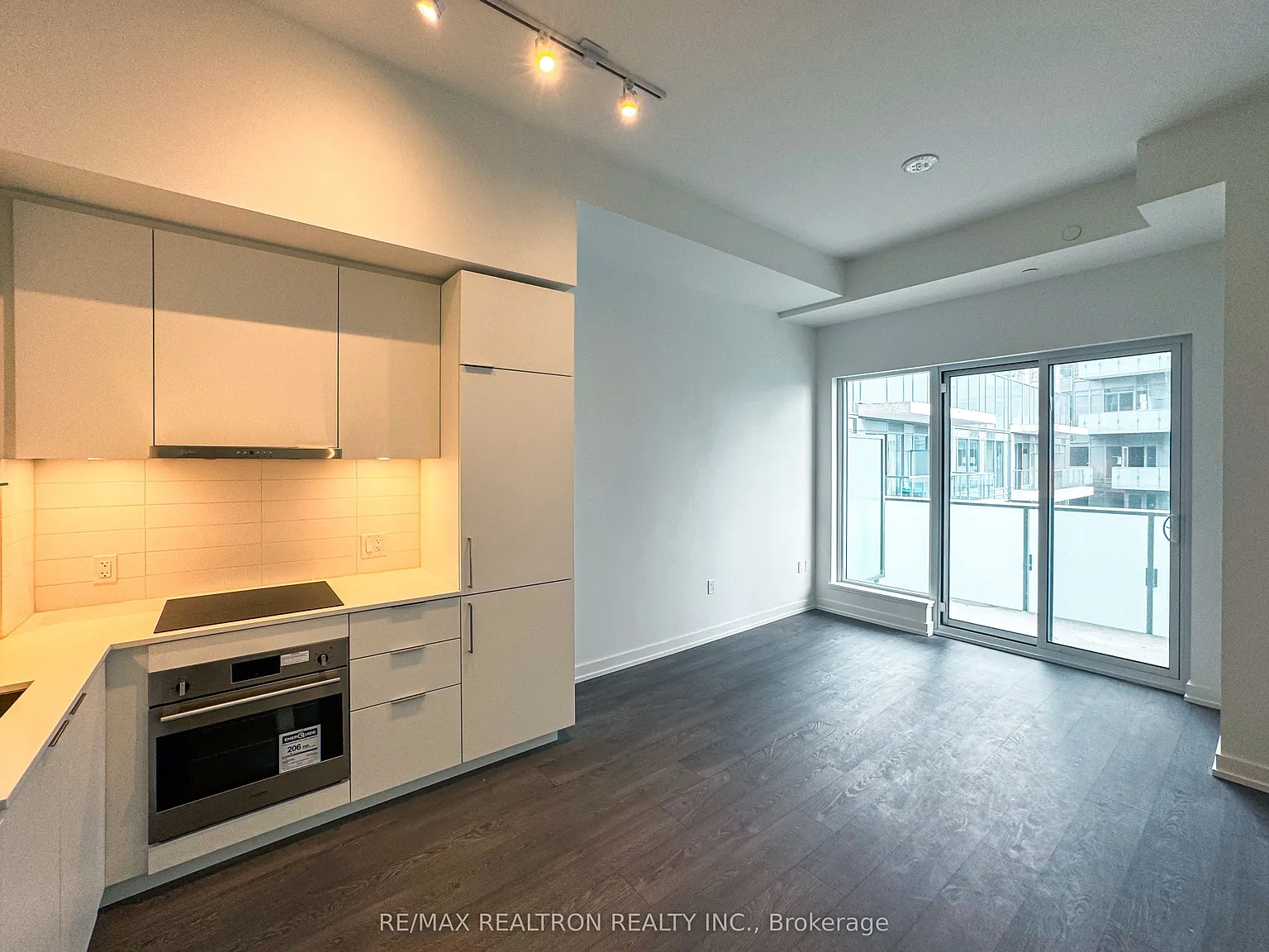 2 bed, $2,550 — Photo 4
