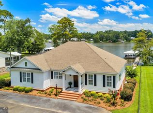 387 Smoak Bridge Cir, Warwick, GA 31796