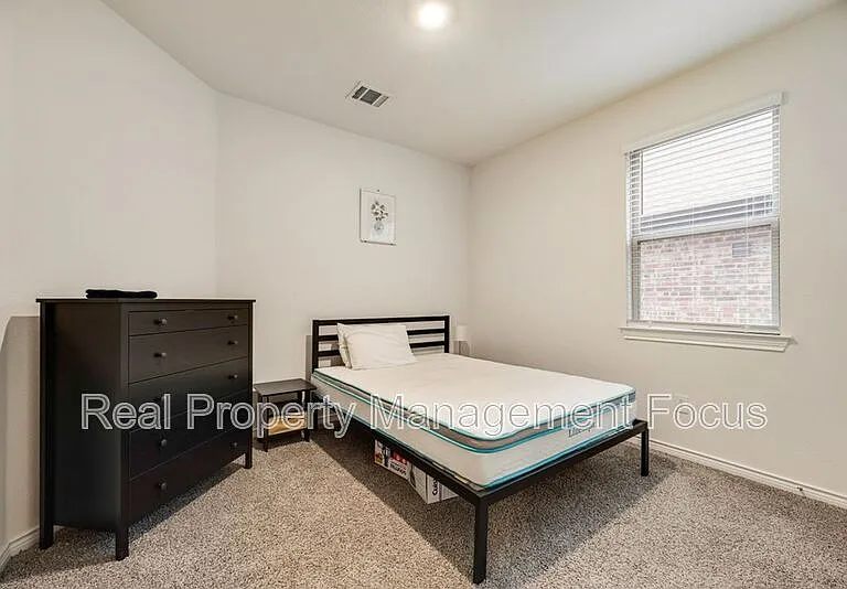7205 Bledington Ln — Photo 22