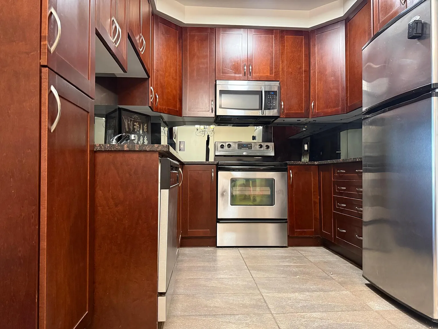 3 bed, 785 sqft, $2,650 — Photo 1