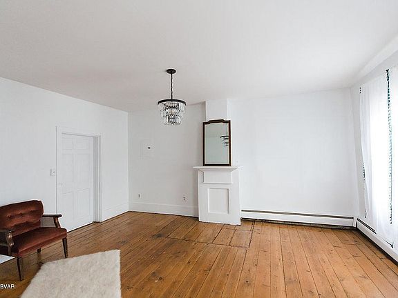Separate formal dining