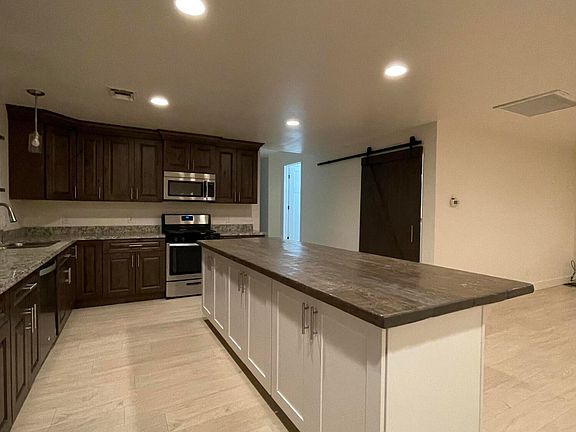 5th image of 1320 Skyline Dr