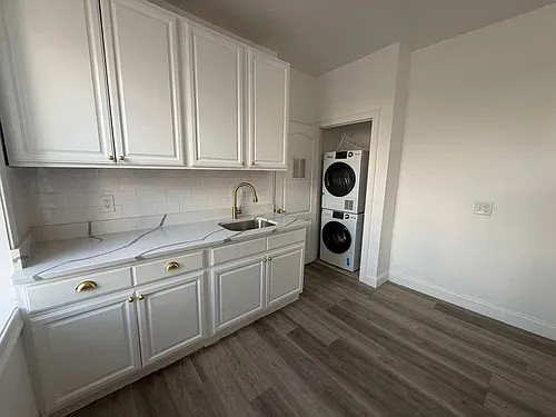 6611 Broadway Photo 1