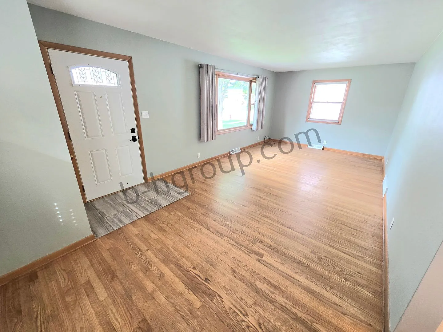 North side Single Family Ranch with Garage — Photo 2
