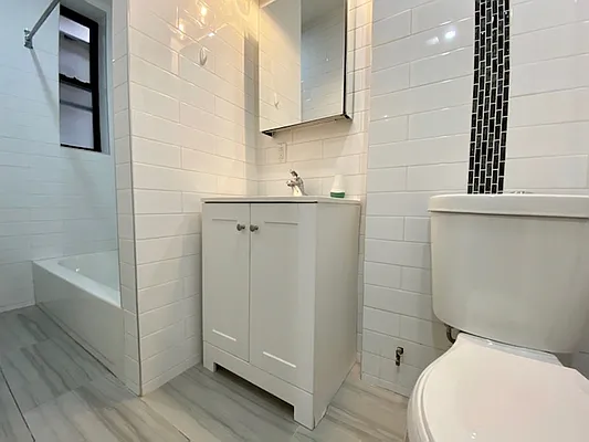 Rented by Bohemia Realty Group | media 14