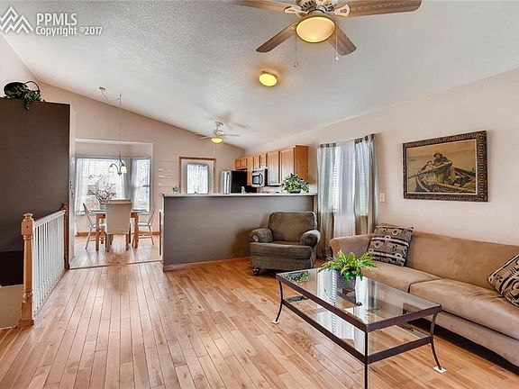 Desirable open concept with a great flow!