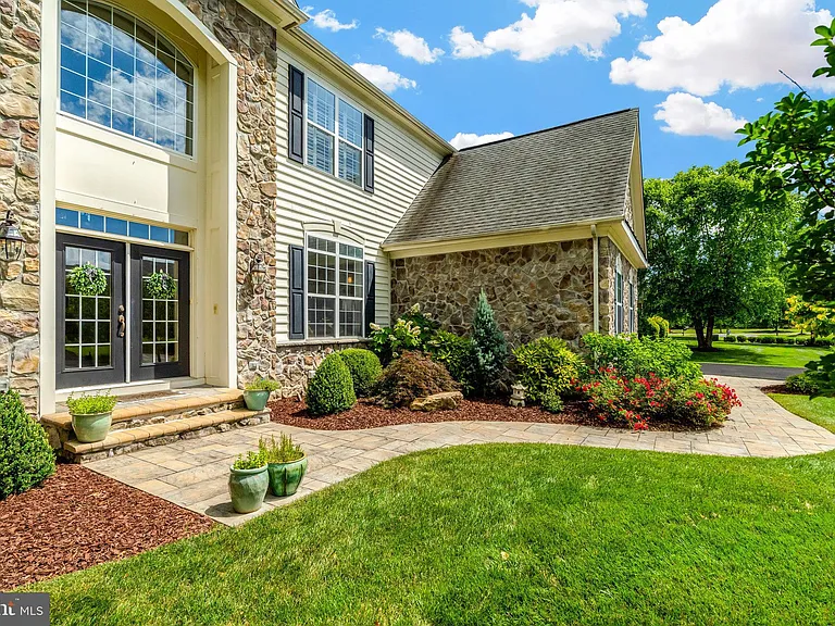 22374 Dolomite Hills Dr — Photo 3