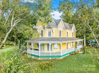 100 Eller Ford Rd, Weaverville, NC 28787