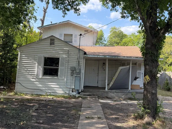 233 W Hammond St, Lancaster, TX 75146