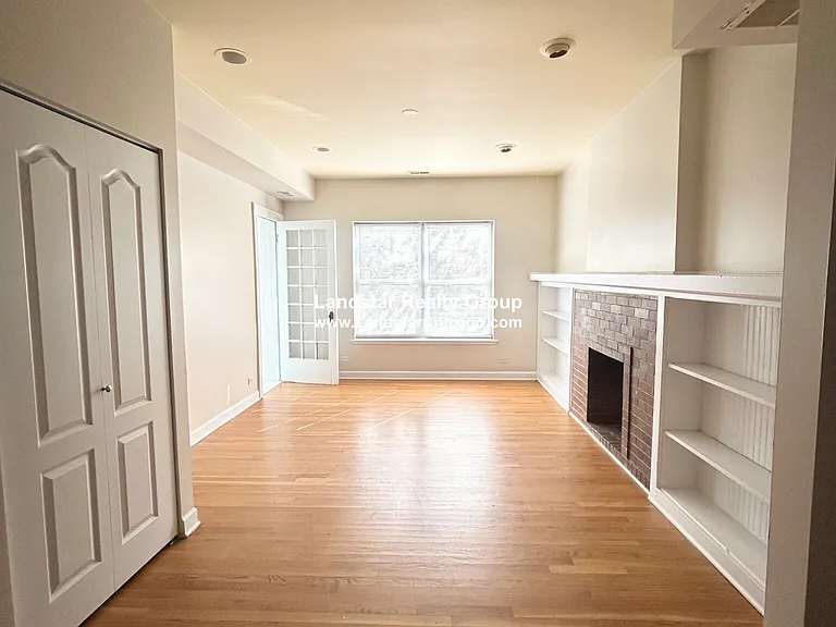 7460 N Greenview Ave #2 — Photo 1