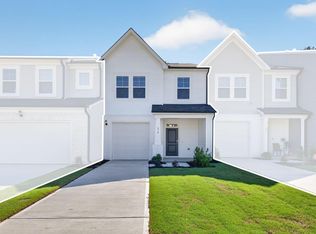 610 Barrington Row Ave, Zebulon, NC 27597