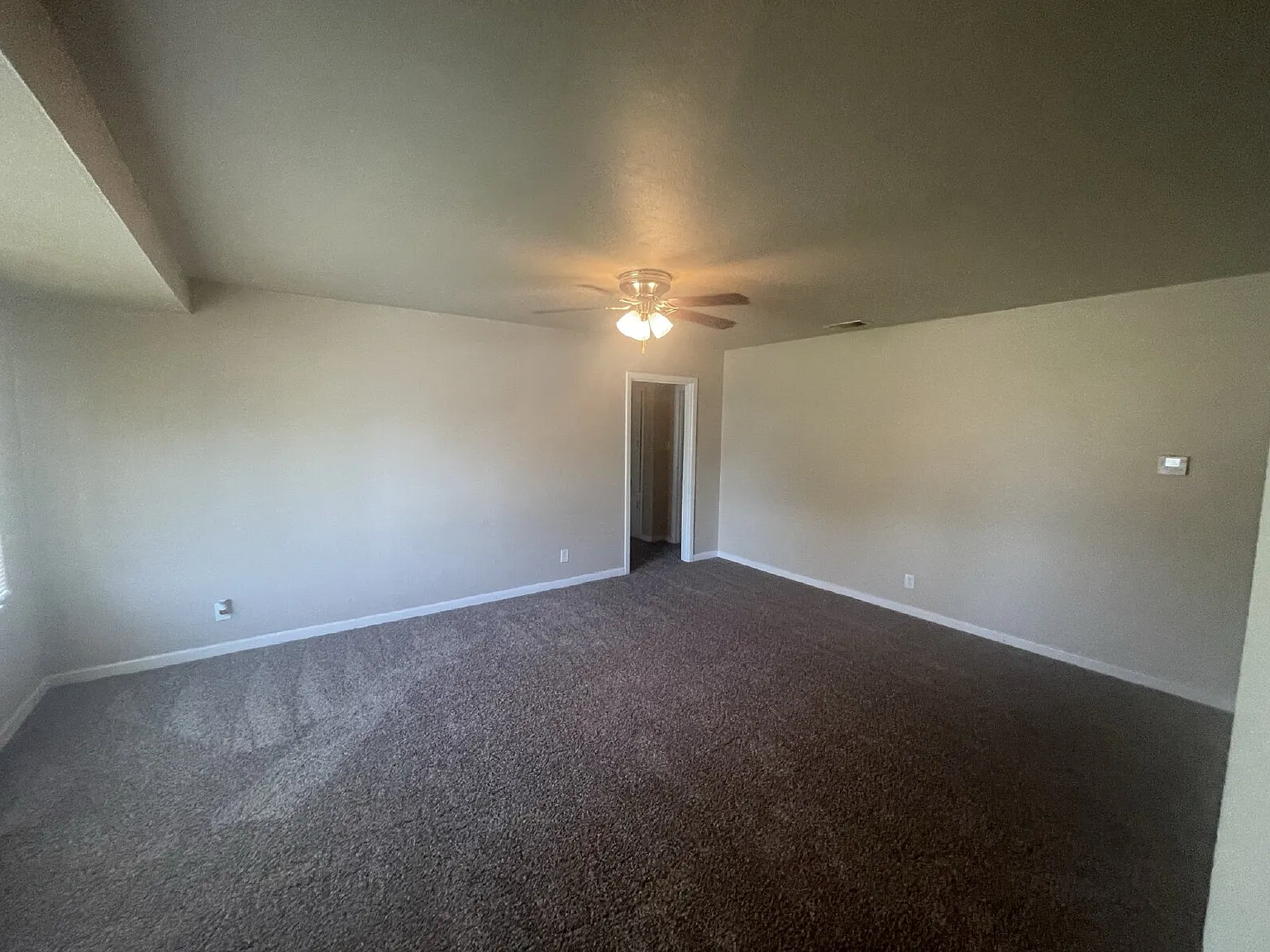 2 bed, 1.0 bath, 964 sqft, $1,095 — Photo 3