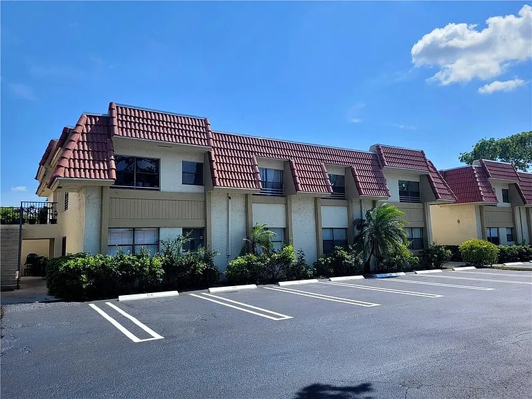 11096 Royal Palm Blvd — Photo 19