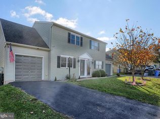 1636 Blue Jay Dr #B, Dover, PA 17315