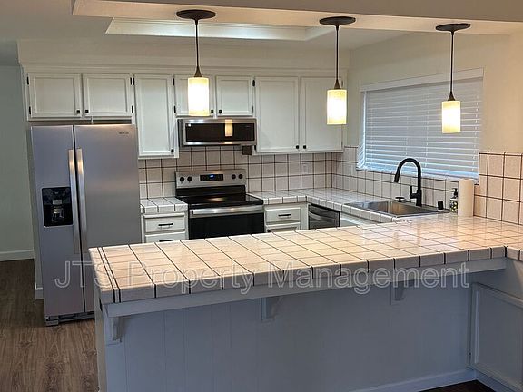 4th image of 5140 Linda Lou Dr