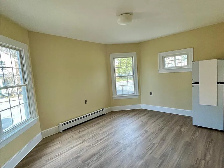 46 E Market St — Photo 4