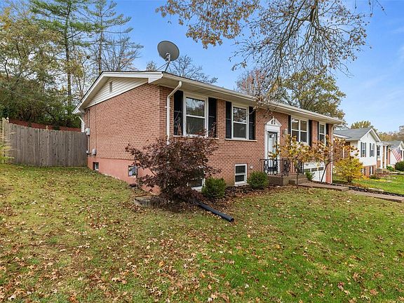 3rd image of 7222 Forestate Dr