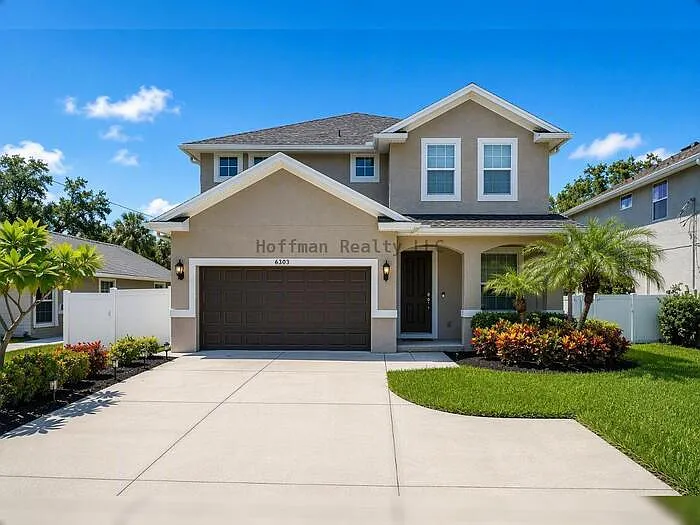 4 bed, 2.5 bath, 2378 sqft, $4,250 — Photo 1