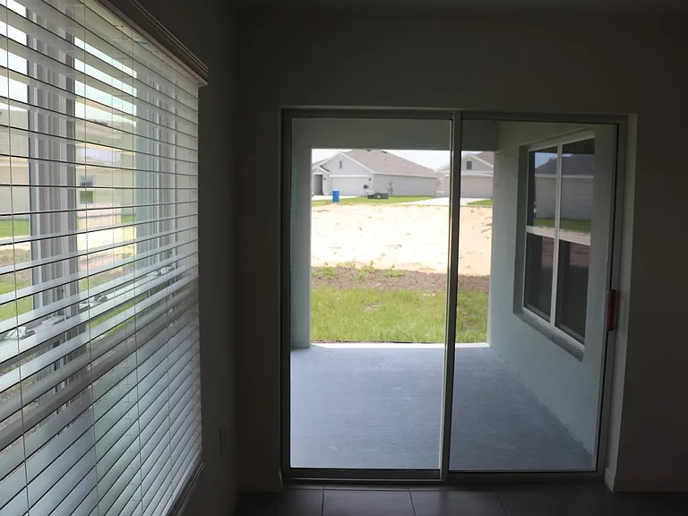 418 W Putting Green Ct — Photo 9