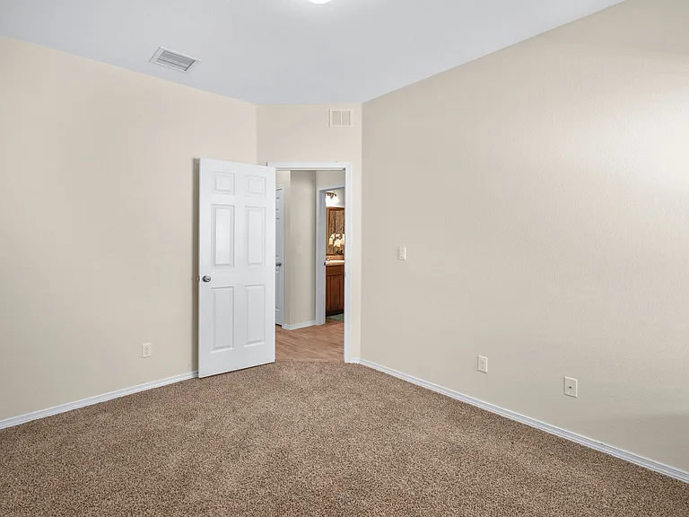 13833 Sky Harbor Ave — Photo 27