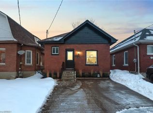 12 Carlyle St, Brantford, ON N3T 2C1