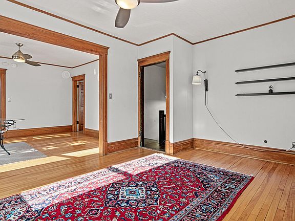 4th image of 2212 27th Ave S