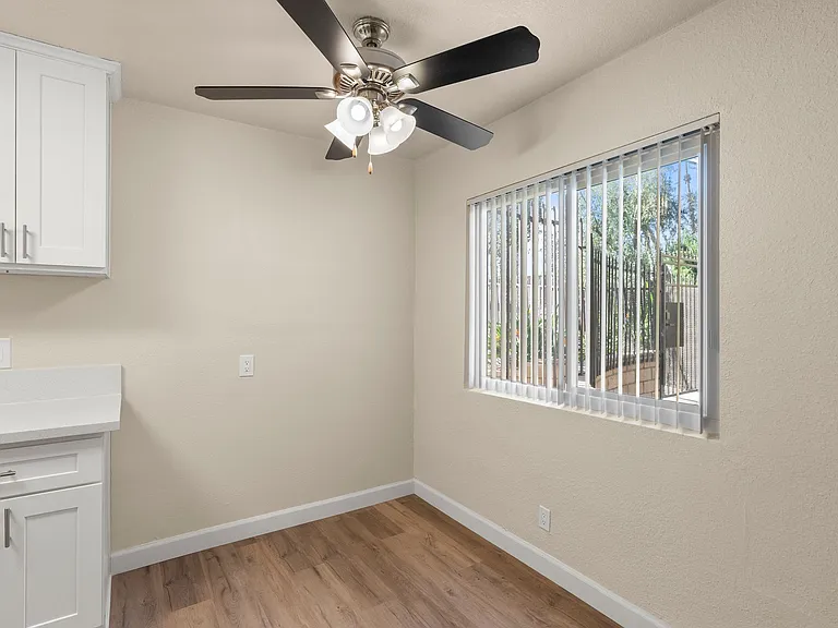 Briarwood Apartments - Riverside, CA — Photo 17