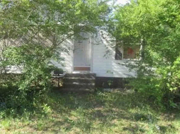 145 Weathervane Dr, Saint Pauls, NC 28384