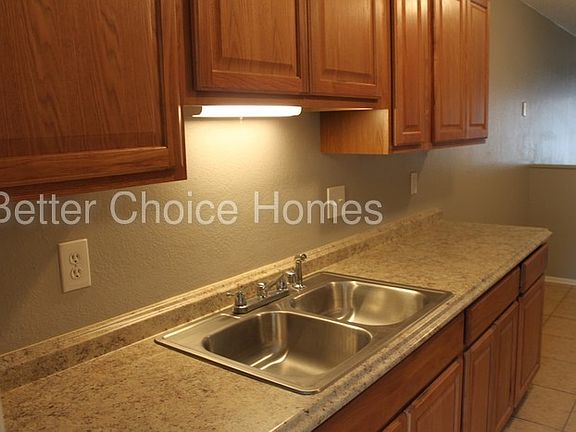 5th image of 2813 E Capri Cir APT 2