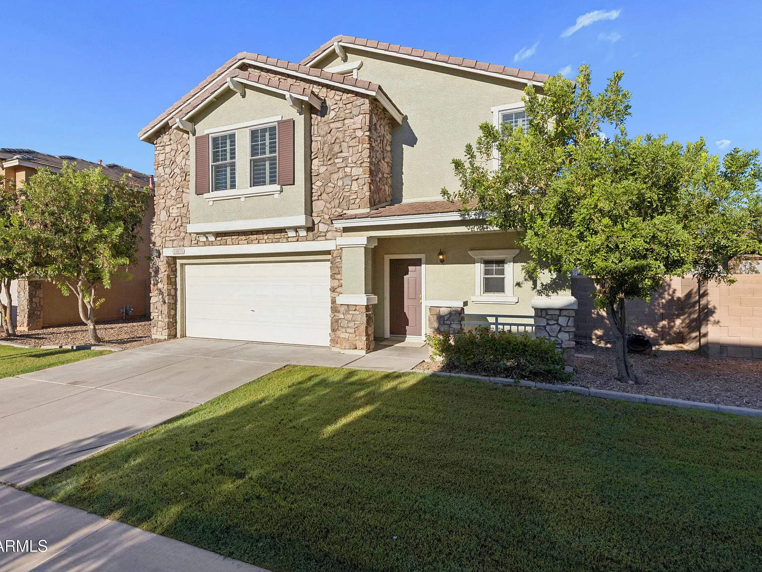 3 bed, 2.5 bath, 1948 sqft, $2,150 — Photo 2