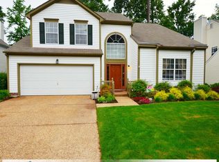 977 Heathland Dr, Newport News, VA 23602
