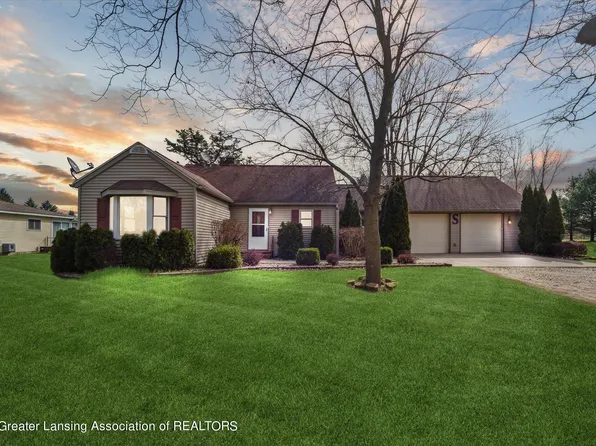 1515 Brookfield Rd, Charlotte, MI 48813