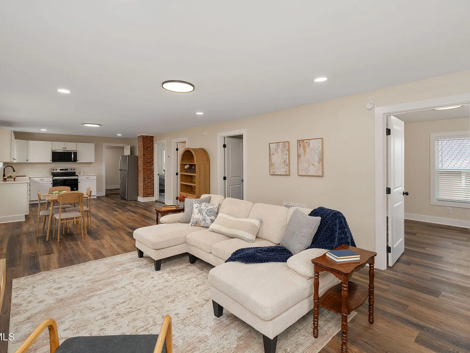 4 bed, 1152 sqft, $2,500 — Photo 4