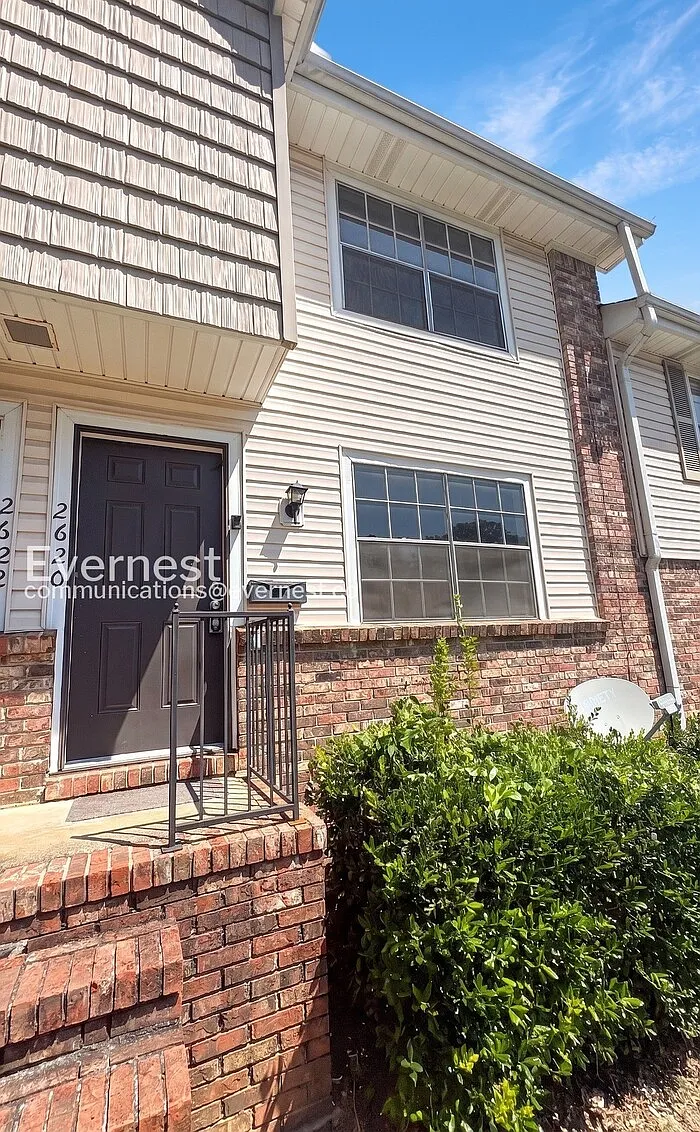 2 bed, 2.5 bath, 1147 sqft, $1,445 — Photo 1