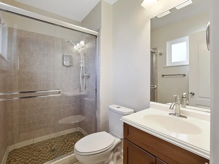 4335 W Tulare Ave — Photo 19