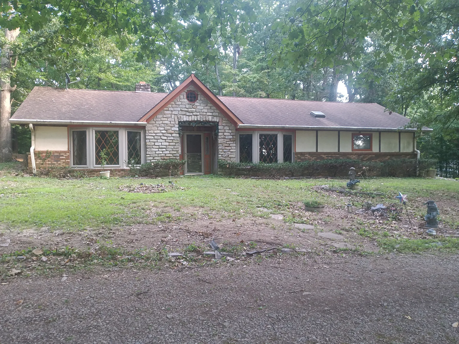 3 bed, 2182 sqft, $2,100 — Photo 1