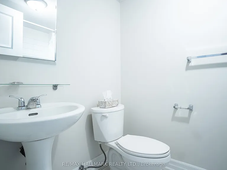 35 Roberta Dr #1 — Photo 8