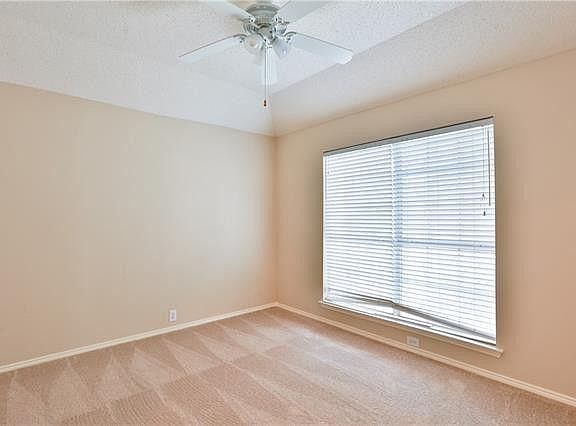 5th image of 616 Banks St