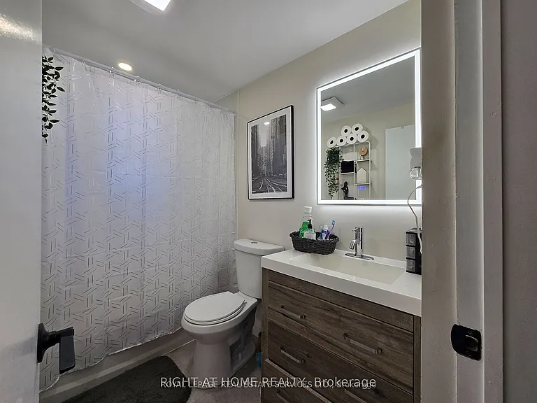 18 Ewing St #2 — Photo 11