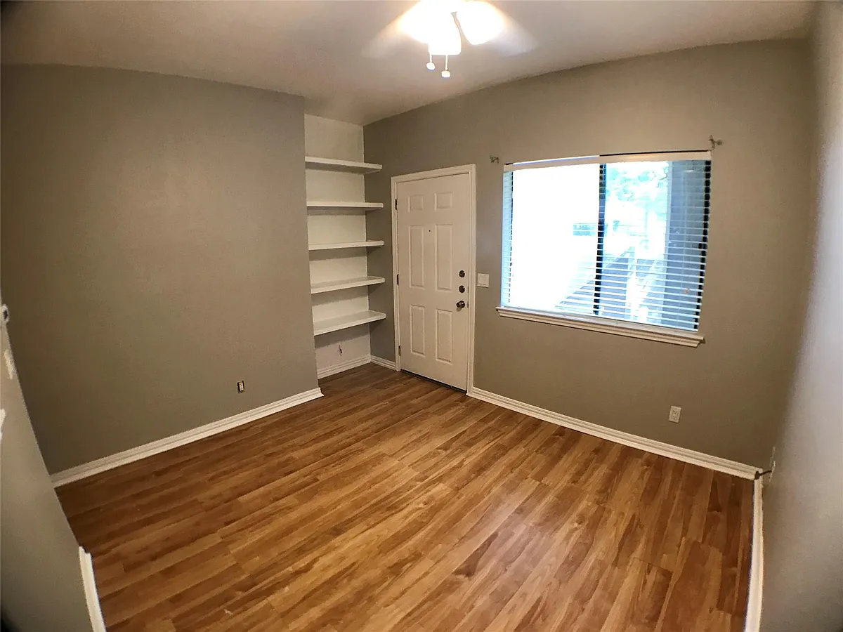 Building Photo - 4409 Guadalupe St #2