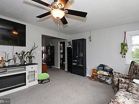 5th image of 50 Trumbauersville Rd