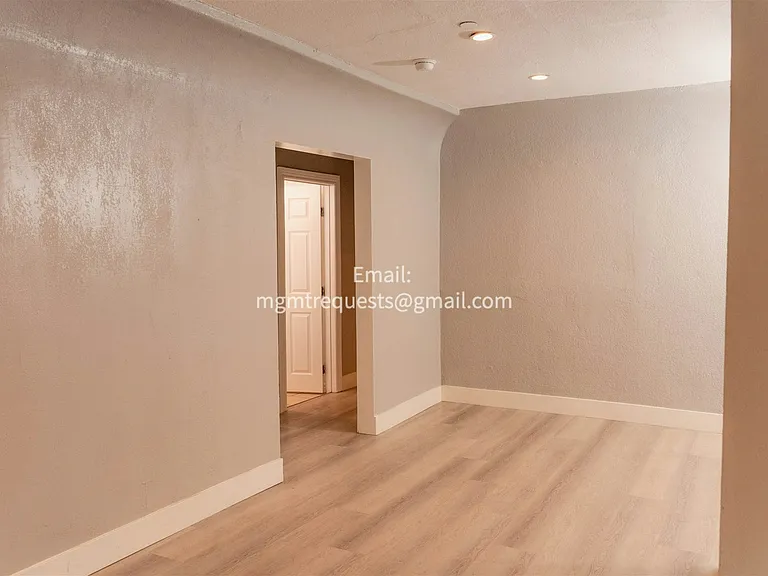 1539 Ricardo St #1 — Photo 4