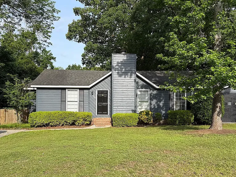 530 Chadford Rd — Photo 2