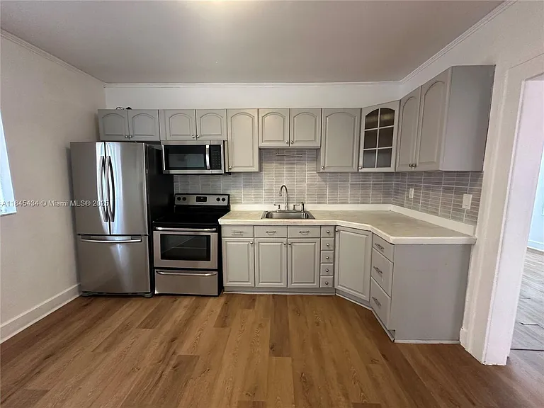 267 NW 33rd St #1 — Photo 8